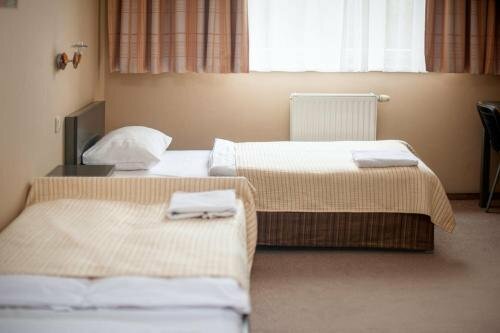 Гостиница Hotel Jarota в Яроцине