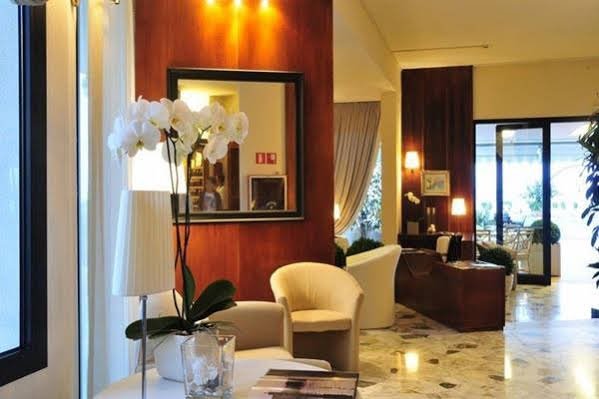 Фото Hotel Plaza Esplanade