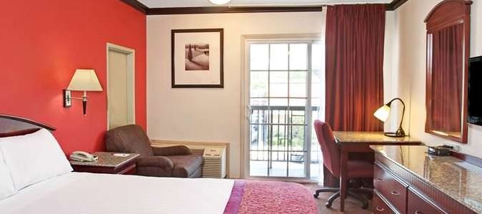 Фото Ramada by Wyndham Pasadena