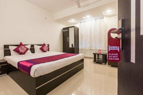 Гостиница Oyo 10219 Hotel Ten Eleven в Мадхья-Прадеш