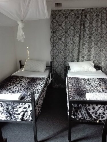 Хостел Fish Eagle Backpackers в Лусаке