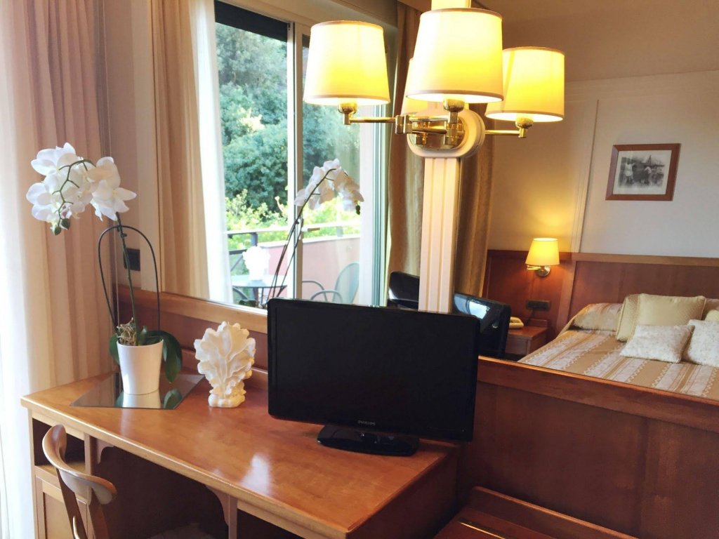 Фото Hotel Vis à Vis