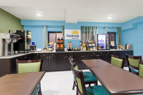 Гостиница Days Inn & Suites by Wyndham Jamaica Jfk Airport в Нью-Йорке