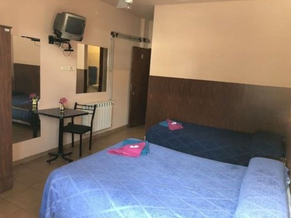 Фото Wynnie Hotel