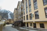 Mountains And Flowers Apartments (Berezovaya Street, 106), hotel