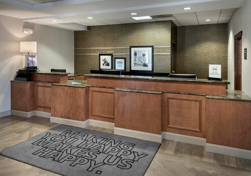 Гостиница Hampton Inn Boston - Logan Airport