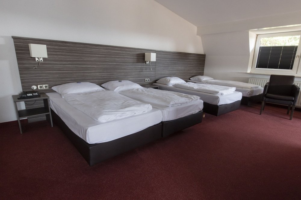 Фото Hotel Bär Sinsheim