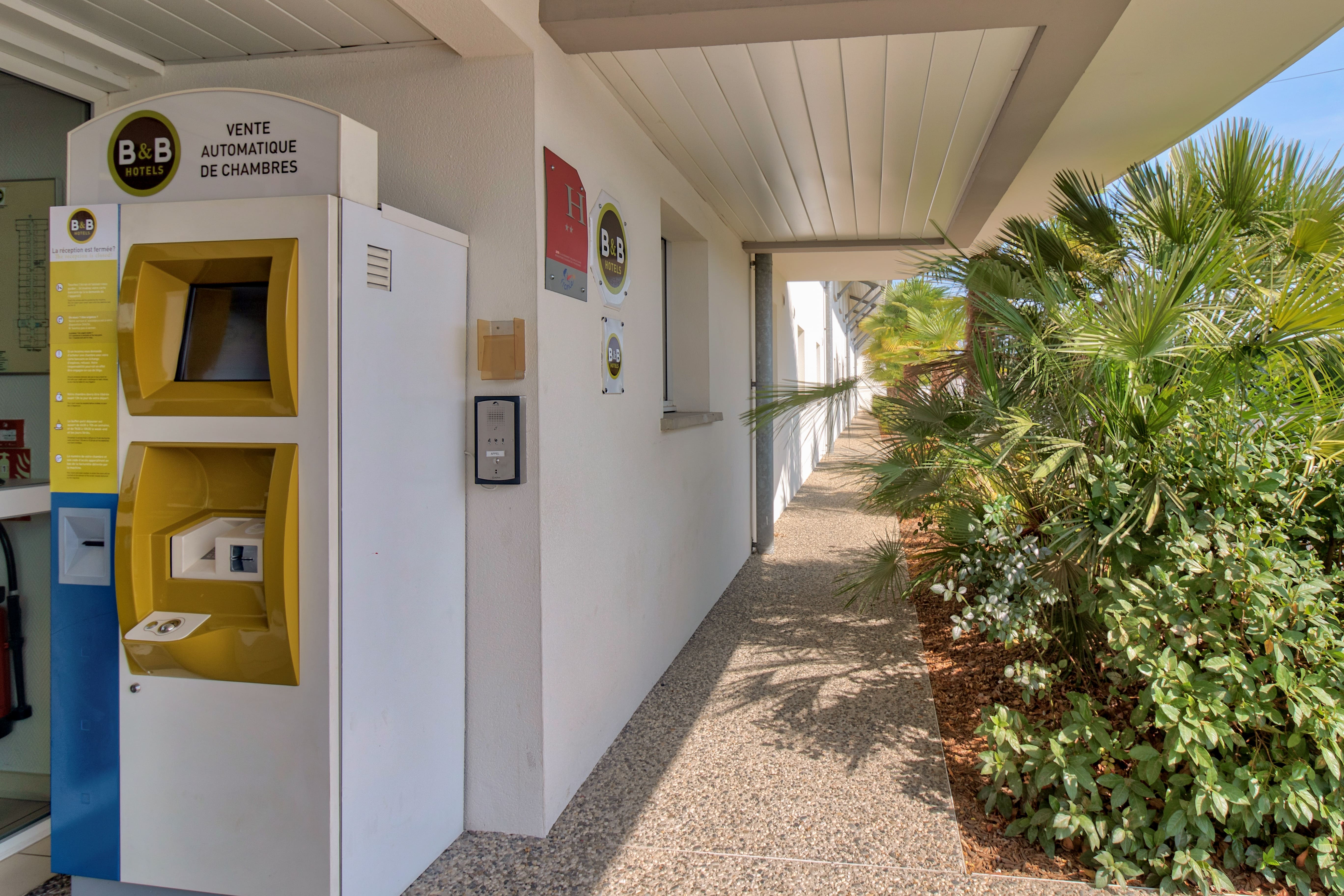 Фото B&b Hotel Pau Lescar