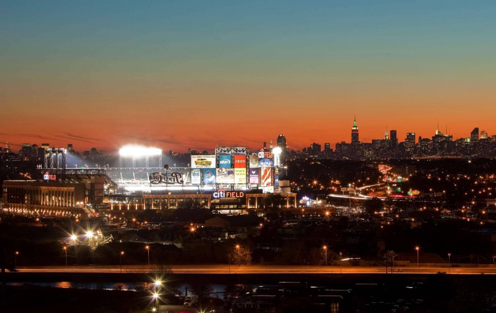 Фото Sheraton LaGuardia East Hotel