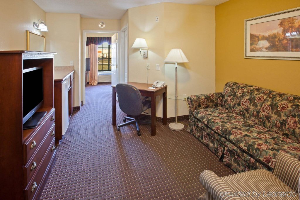 Фото Best Western Plus Fort Wayne Inn & Suites North