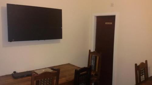 Фото Budget Apartment Shields Road