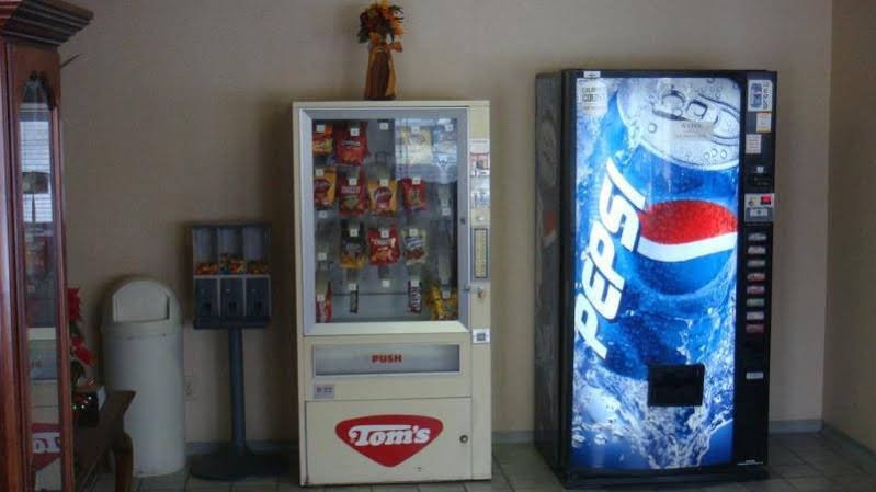 Фото Days Inn by Wyndham Muncie -Ball State University