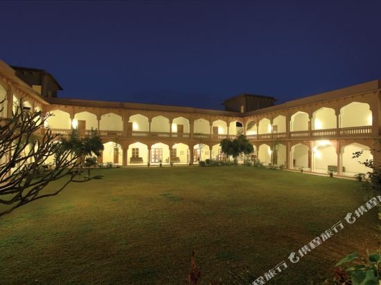 Фото Hotel Dev Vilas