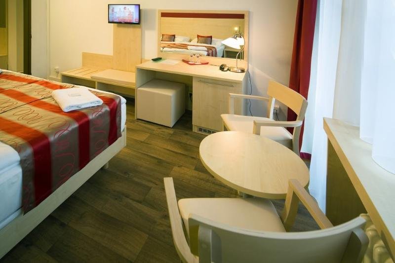 Фото Hotel Krystal