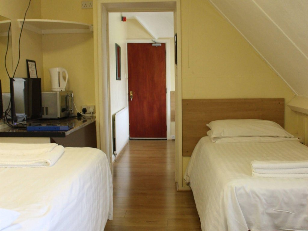 Фото Debden Guest House