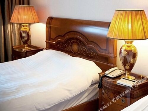 Гостиница Onyang Hot Spring Hotel в Асане