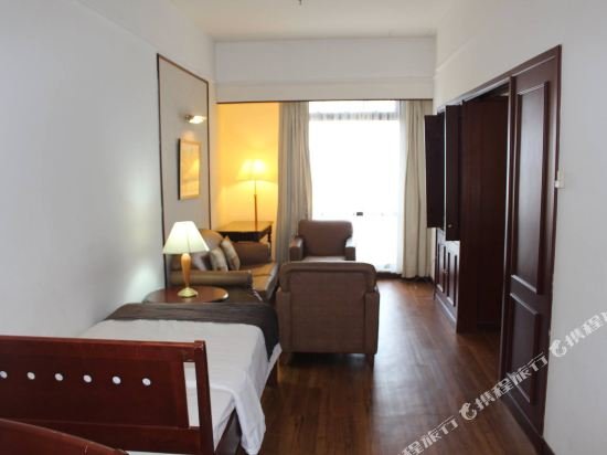 Фото Excellent Service Suites at Times Square