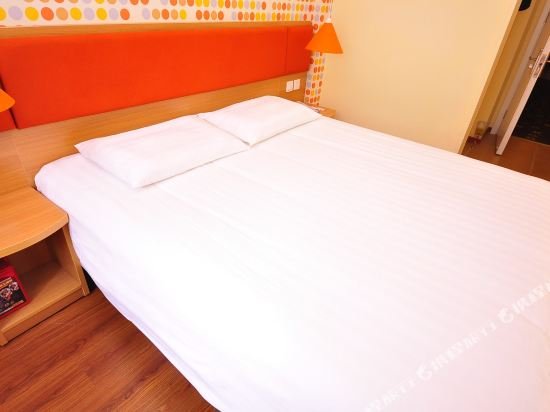 Фото Holiday Inn Express Jinan Jingshi Road