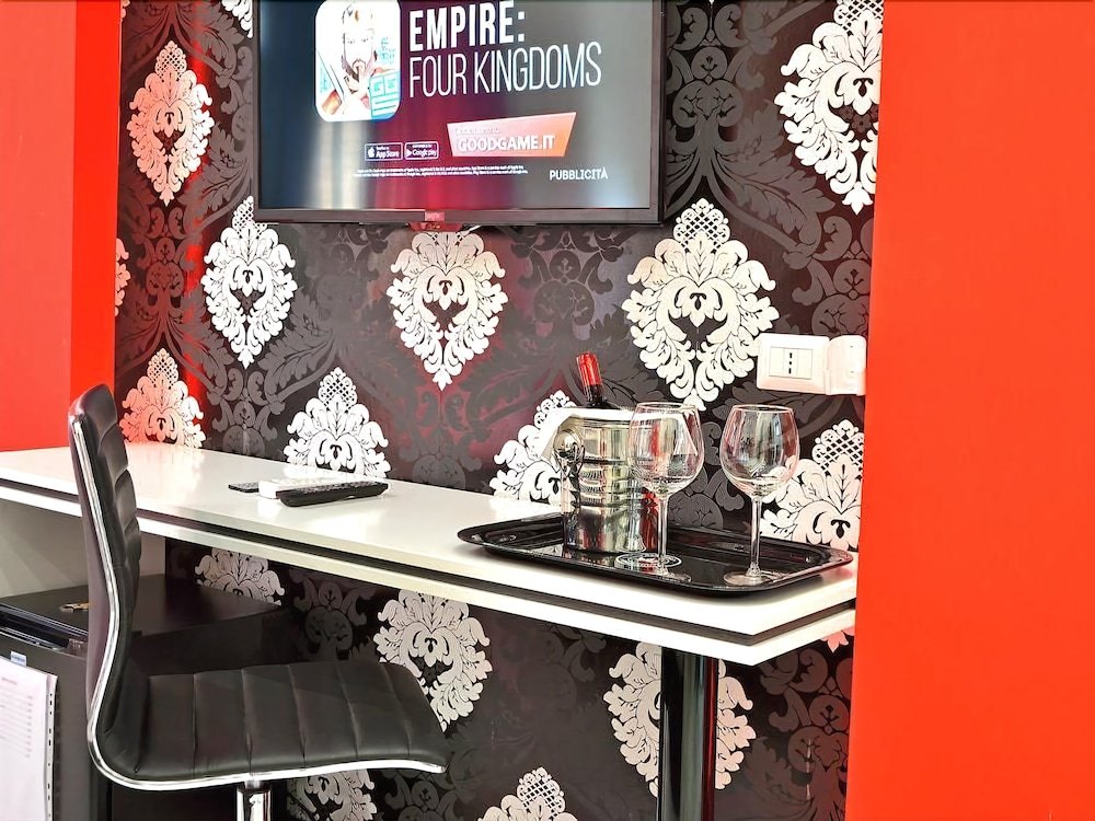 Фото Black & White G&g