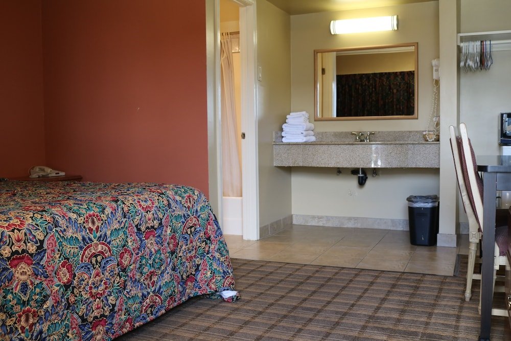 Фото Four Corners motel