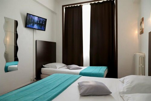 Гостиница Hôtel La Perriere в Лорьяне