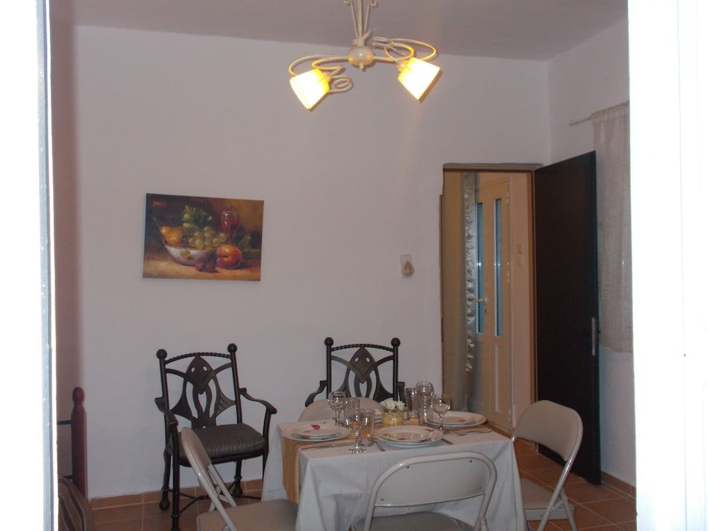 Фото To spiti tou papa sto vouno