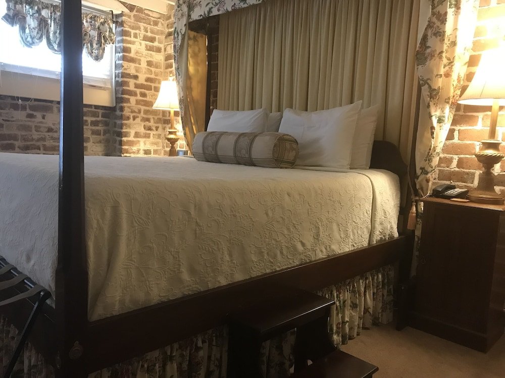 Фото Foley House Inn