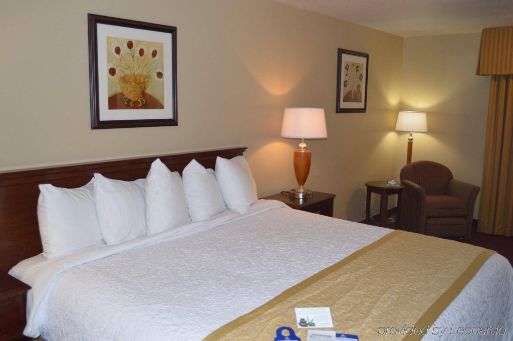 Фото Best Western Plus Cottontree Inn