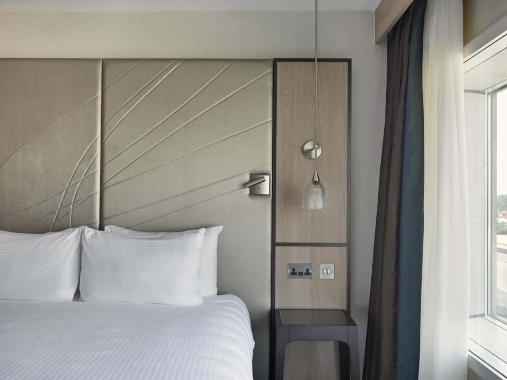 Фото Hyatt Place London Heathrow Airport