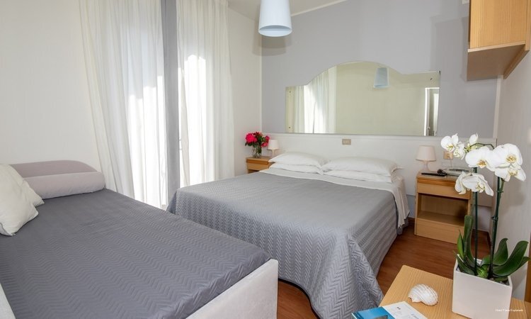 Фото Hotel Plaza Esplanade