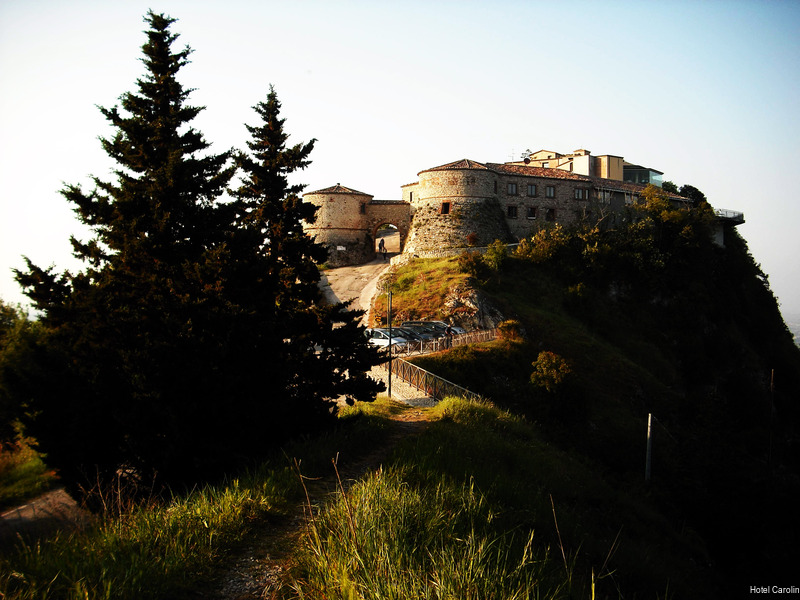 Фото Hotel Carol