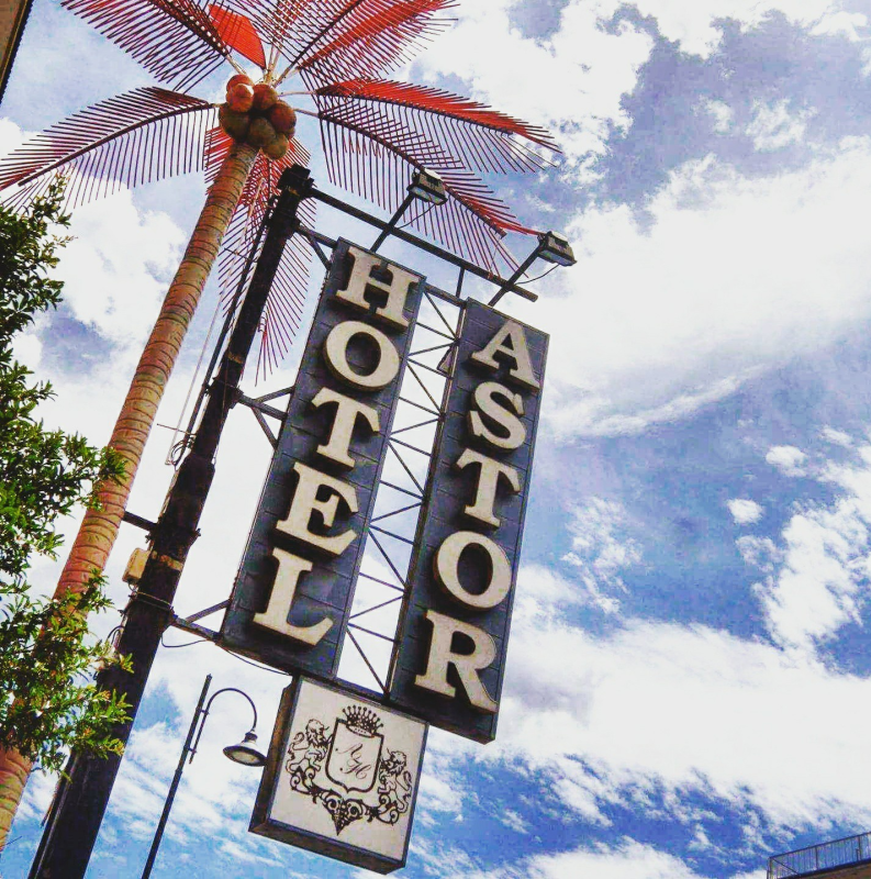 Фото отеля 1