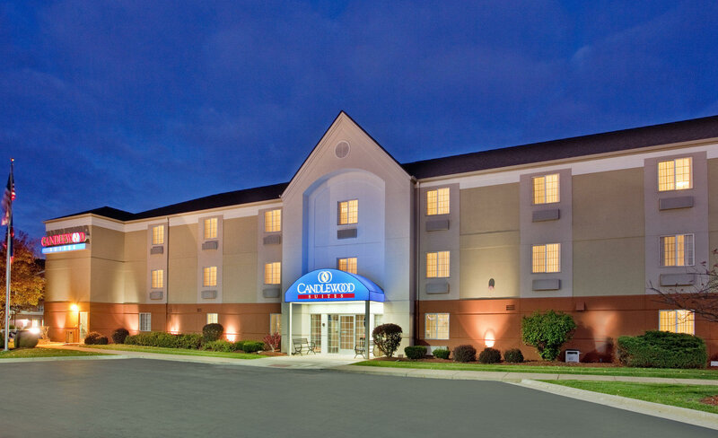 Гостиница Candlewood Suites Rockford, an Ihg Hotel в Рокфорде