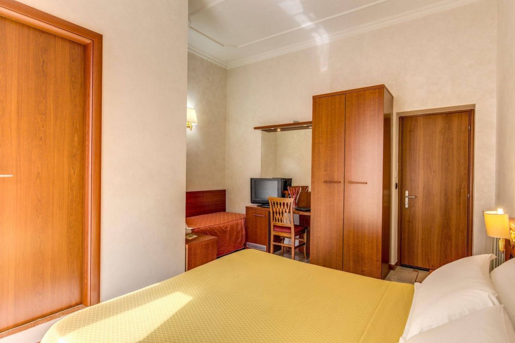 Фото Hotel Centro Cavour Roma