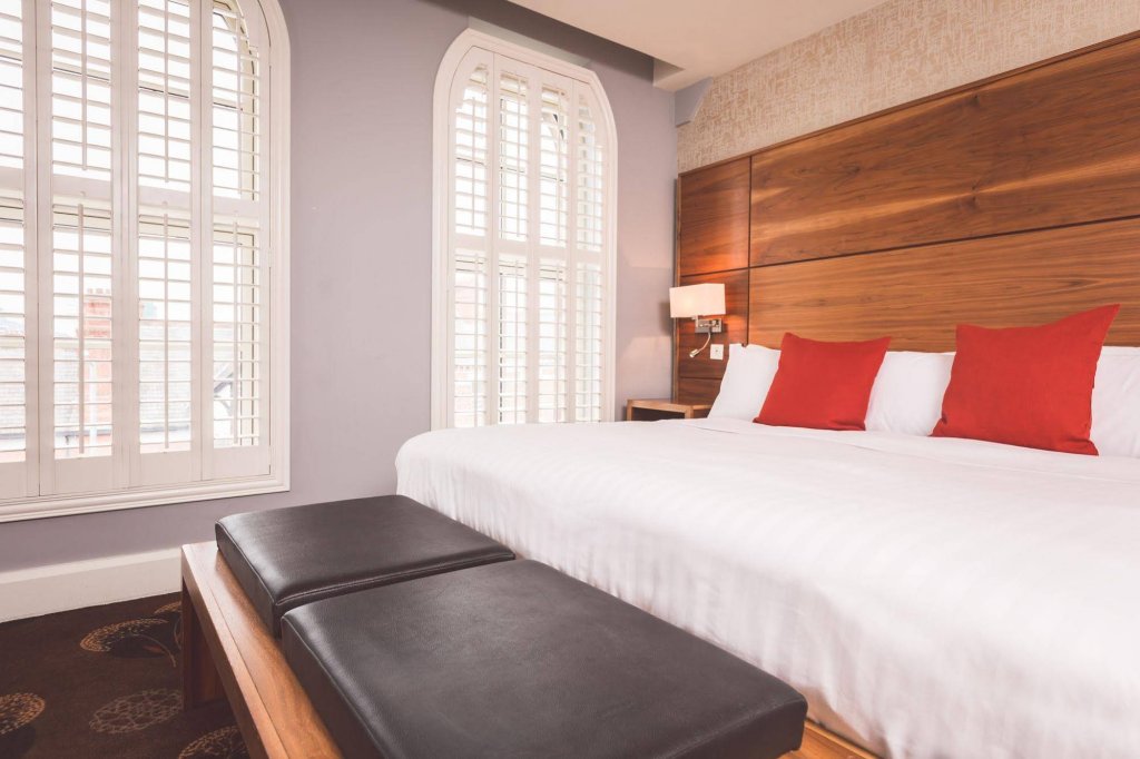 Фото Dukes at Queens Boutique Hotel