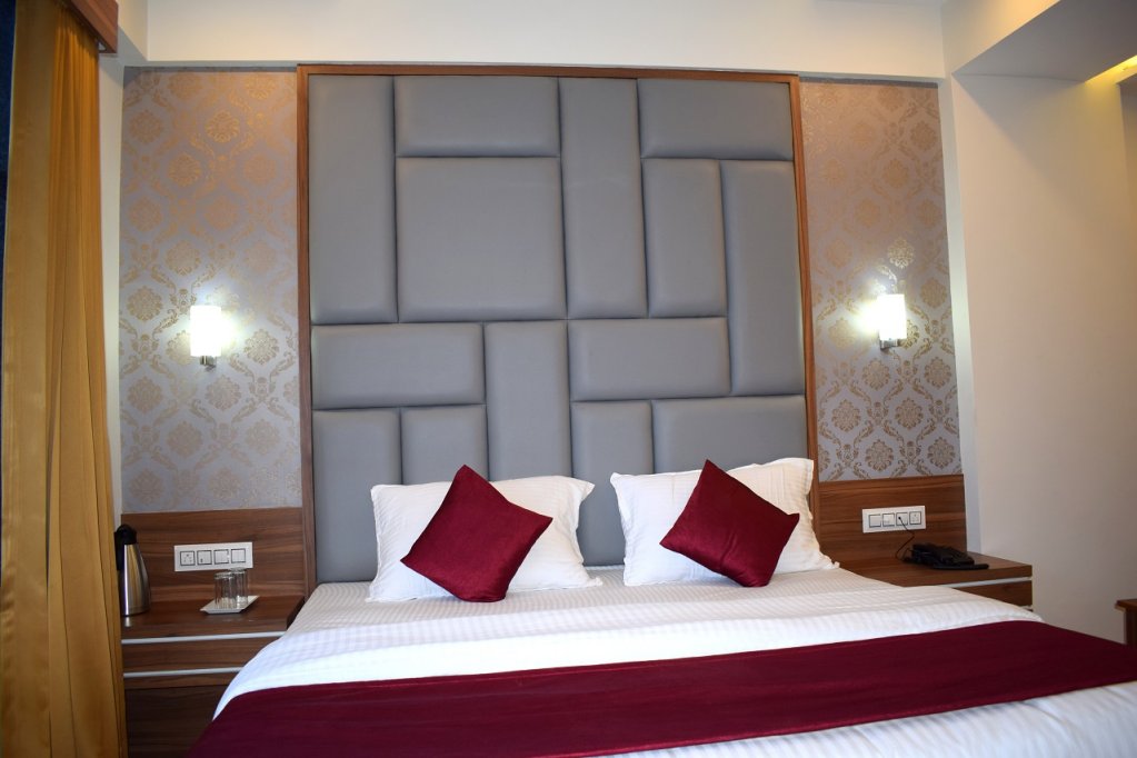 Фото Hotel Palak Palace