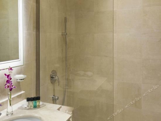 Фото Movenpick Hotel Qassim