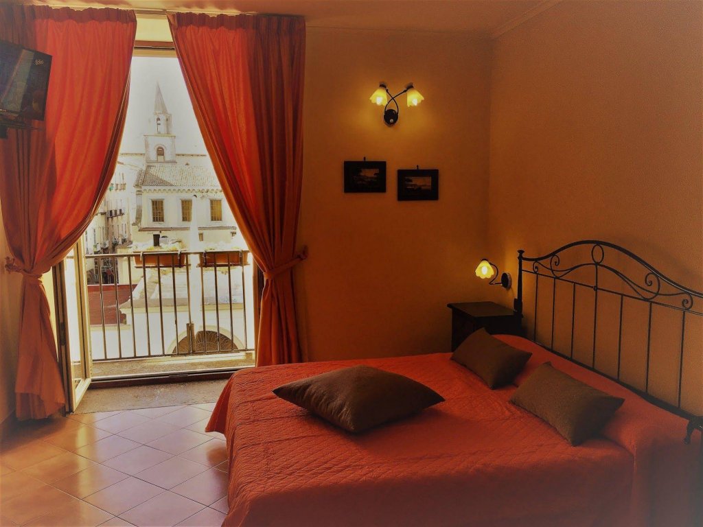 Фото Hotel Neapolis