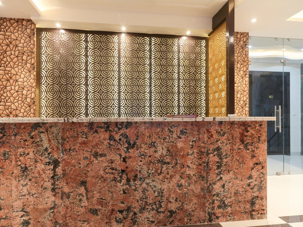 Фото Oyo Townhouse 516 Hotel N Suites