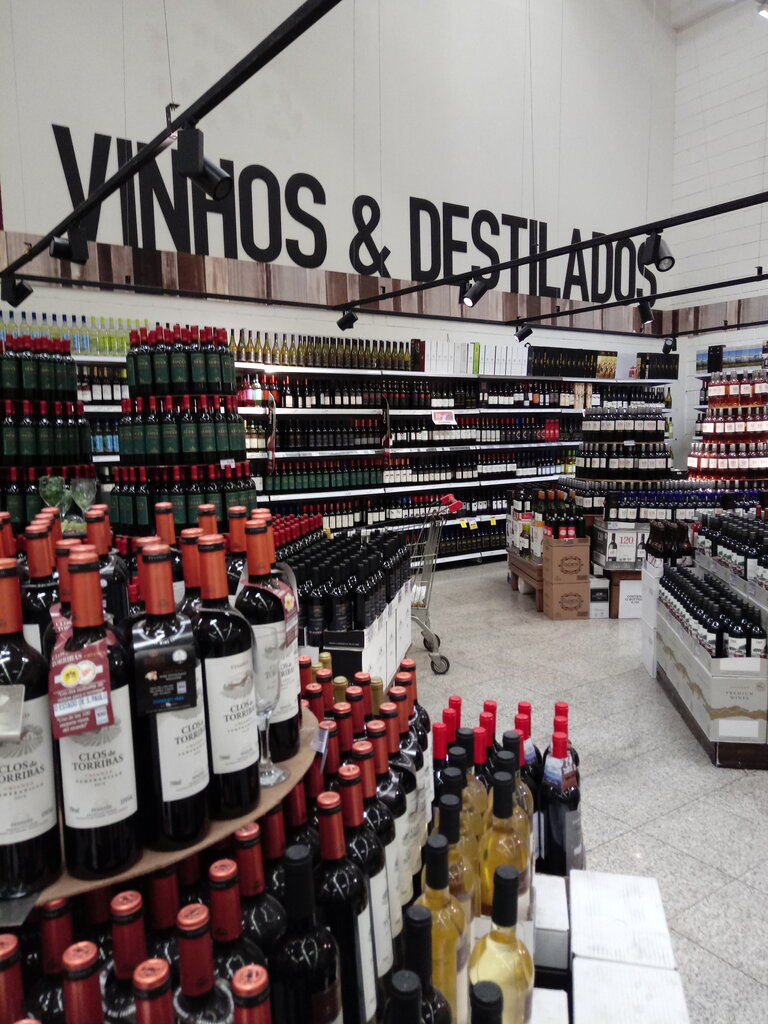 Food hypermarket Hipermercado Extra, Brasilia, photo