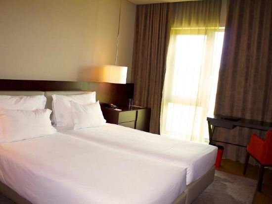 Фото Golden Tulip Sao Joao Da Madeira Hotel