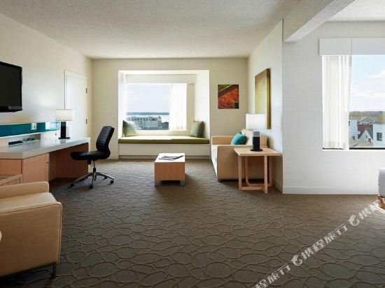 Фото Delta Hotels by Marriott Prince Edward