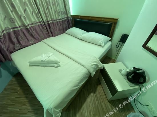 Фото Meriton Hotel