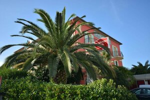 Гостиница Hôtel Albergo в Сене-Лоране-дю-Варе