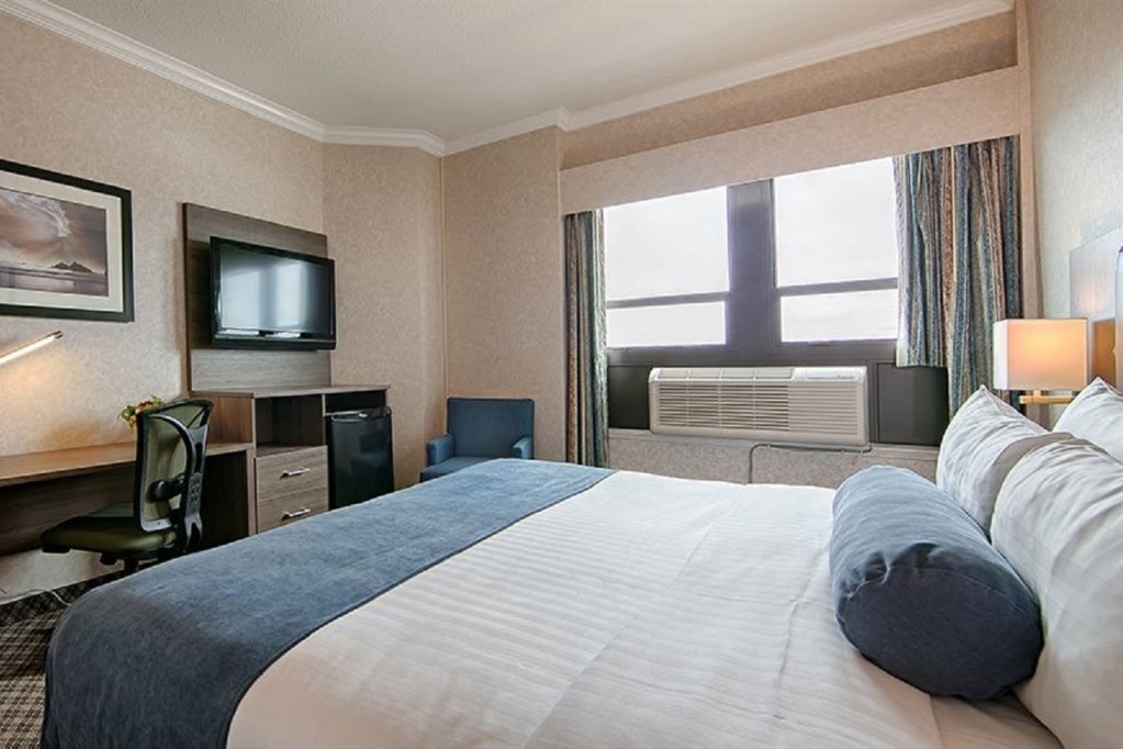 Фото Best Western Plus Carlton Plaza