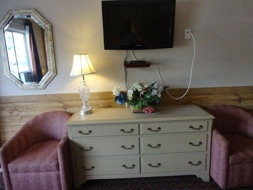 Гостиница Niagara Parkway Court Motel в Ниагара-Фолс