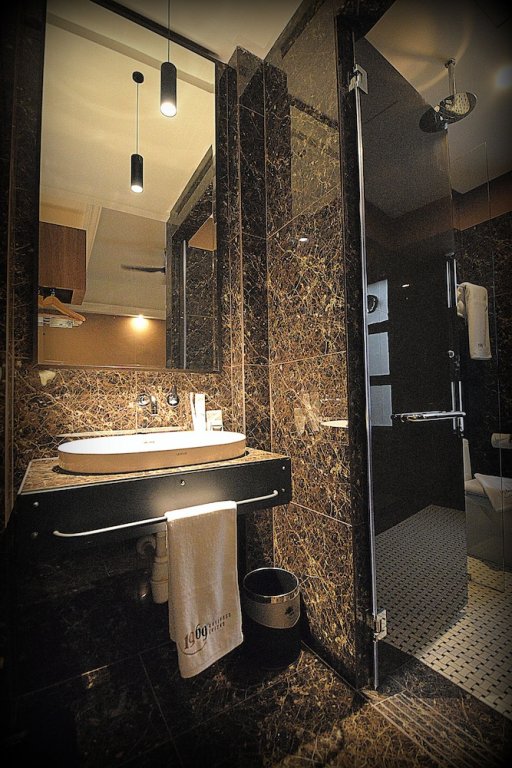 Фото 1969 Business Suites