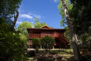 Гостиница Cerf Island Resort