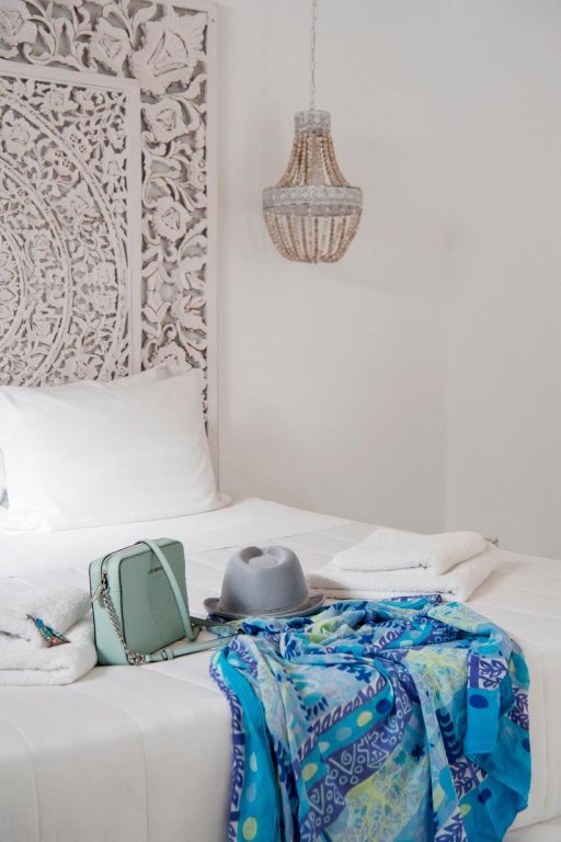 Фото Zefi Hotel & Suites