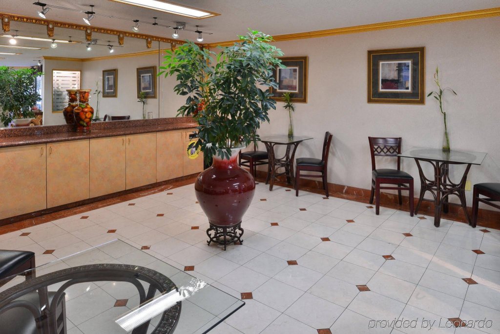 Фото Americas Best Value Inn & Suites Fontana